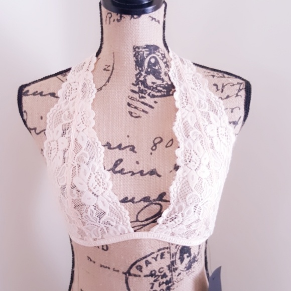 •LAST ONE• Peach Lace Bralette - Picture 3 of 6